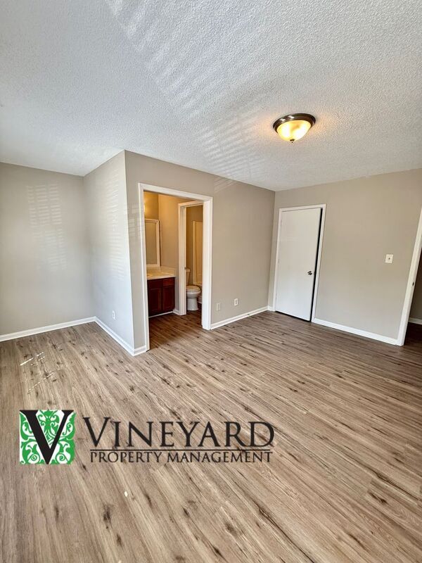 Building Photo - 4891 Jenny Dr