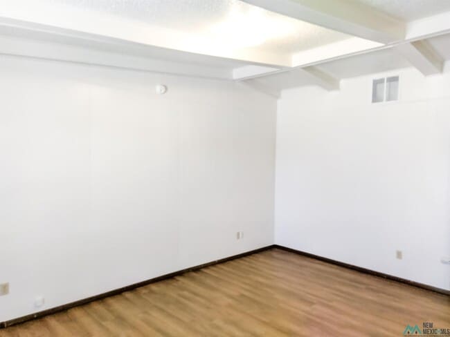 Building Photo - 1515 1 W 18th St