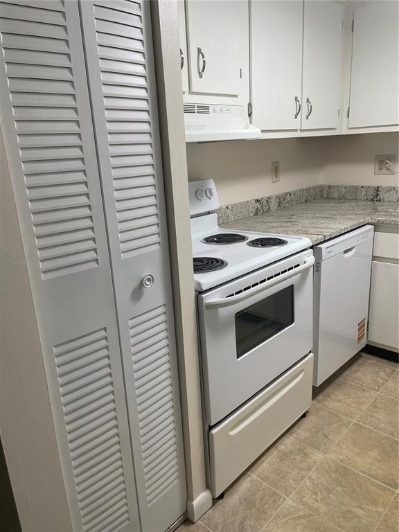 Building Photo - 7701 Starkey Rd