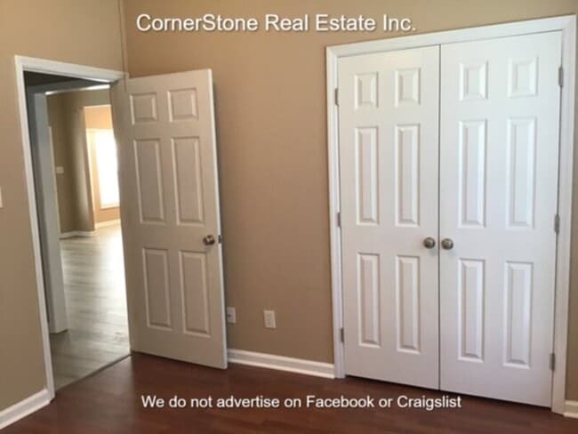 Building Photo - 106 Van Buren Dr