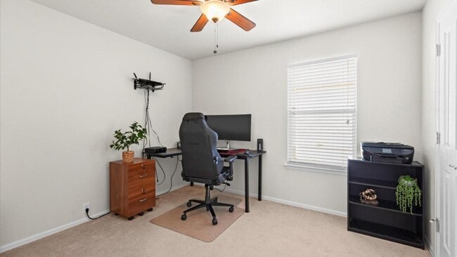 Building Photo - 600 Planters Pass