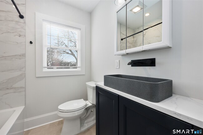 Building Photo - 60 Walter Ave