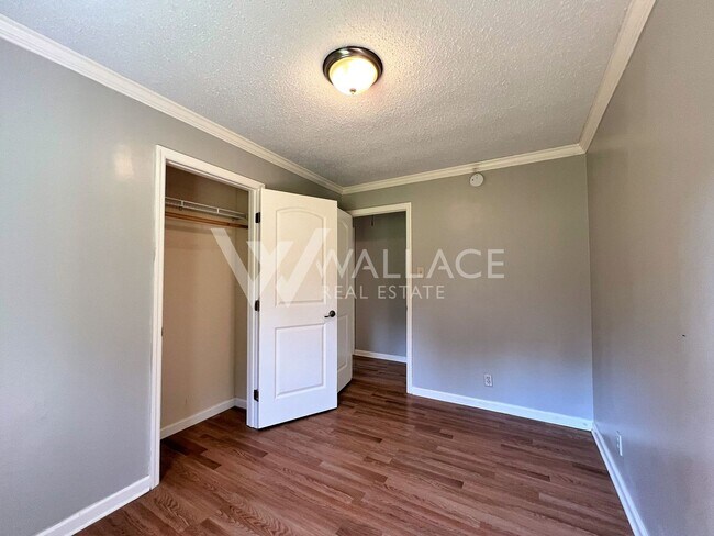Building Photo - NO STEPS...RANCHER HOME LOCATED IN FOUNTAI...