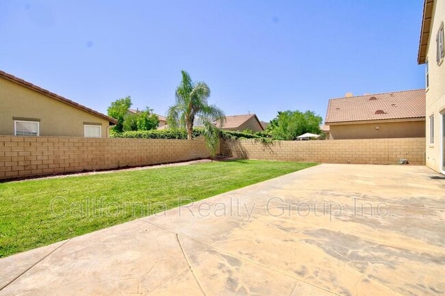 Building Photo - 34567 Spindle Tree St