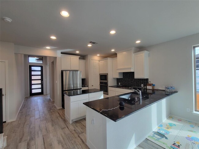 Building Photo - 113 Blf Crk Ln