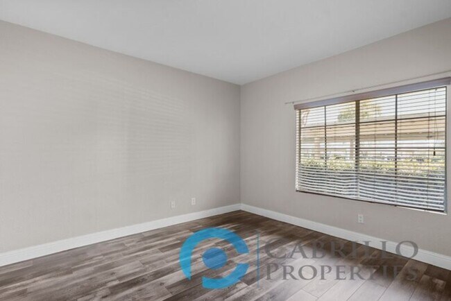 Building Photo - 3525 Grove St