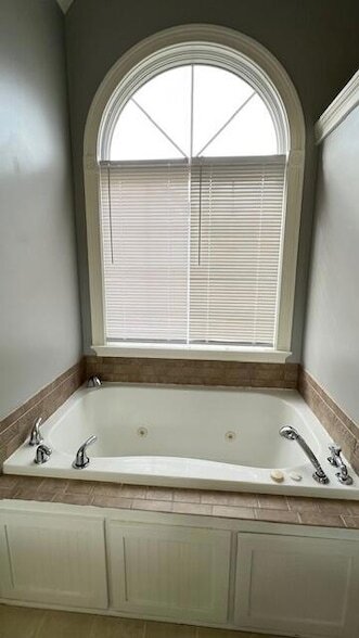 Building Photo - 1973 Weston Hills Dr NW