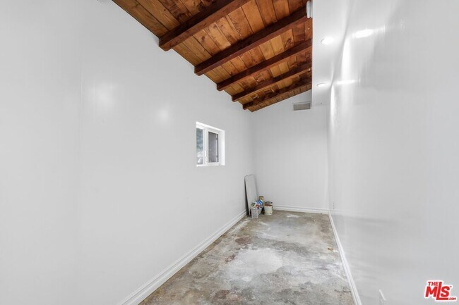 Building Photo - 503 N Greencraig Rd