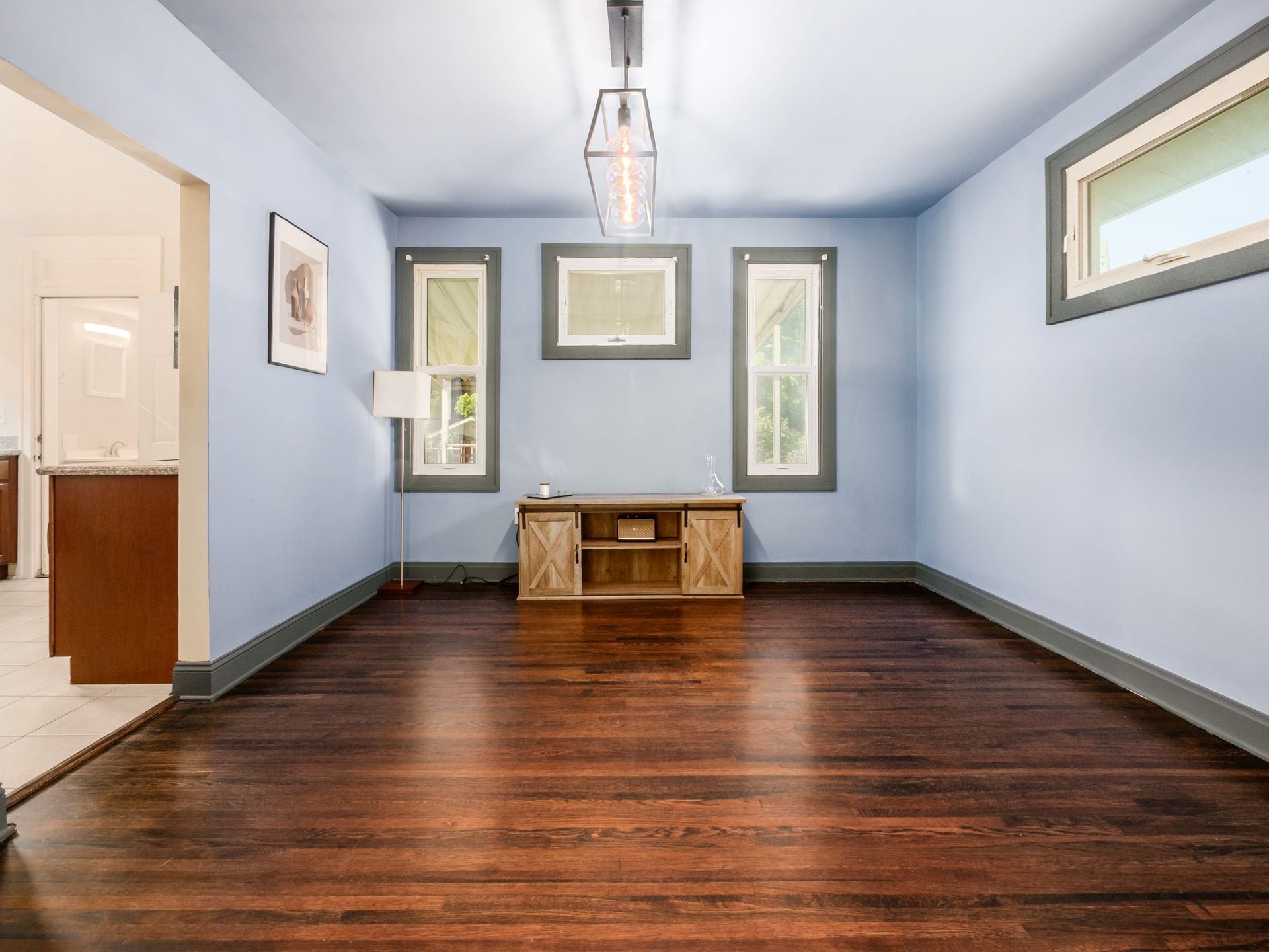 Building Photo - 211 E Jenkins Ave