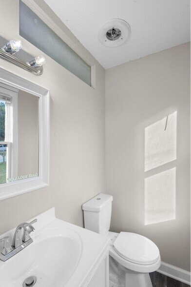 Building Photo - 2835 Lumpkin Rd