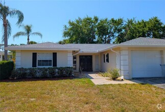 Building Photo - 7288 W Country Club Dr N