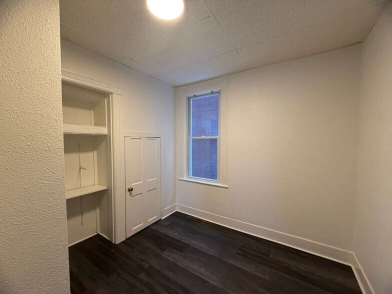 Building Photo - 1208 City St