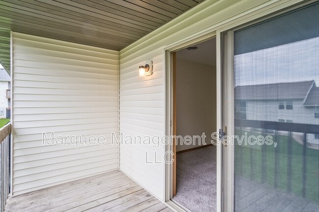 Building Photo - 213 Chateau Dr