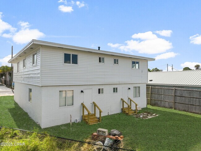 Building Photo - 3908 Ocean View Dr