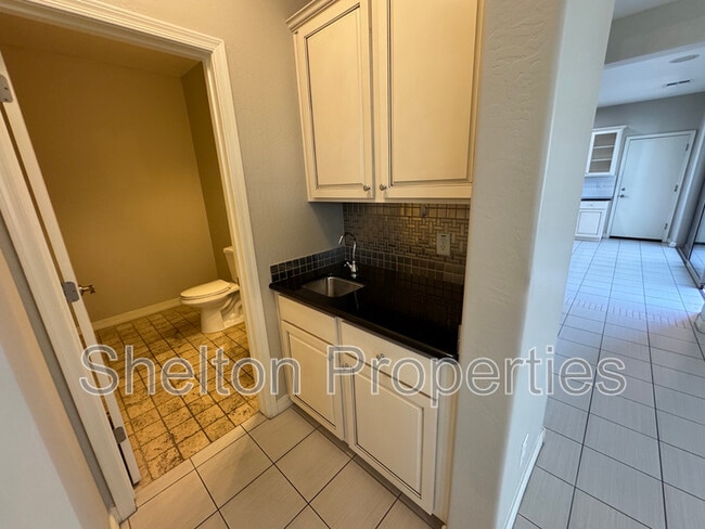 Building Photo - 20712 W Park Meadows Dr