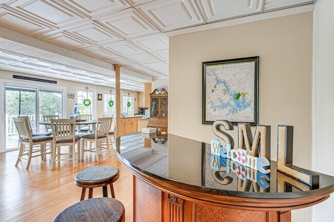 Building Photo - 4984 Webster Rd