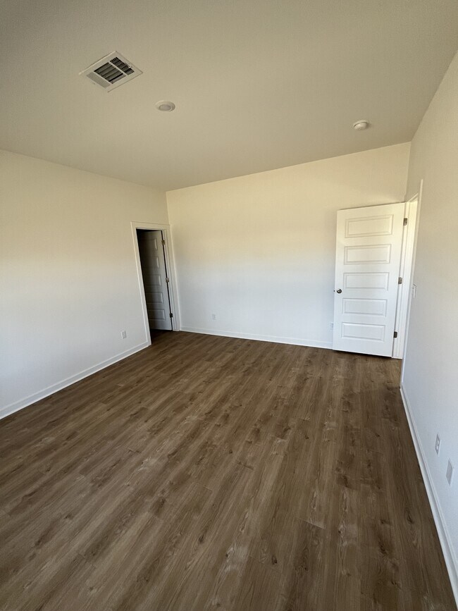 Building Photo - 573 Arizona St