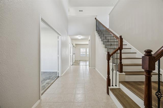 Building Photo - 724 Kentucky Derby Ln