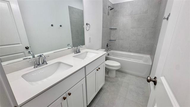 Building Photo - 2546 Campden Mews