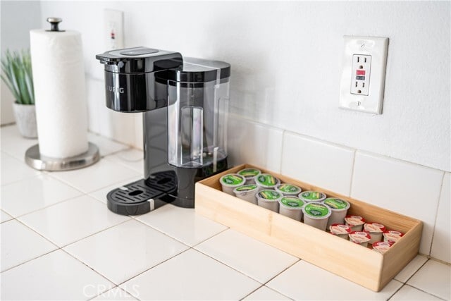 Building Photo - 22421 Hawthorn Ave