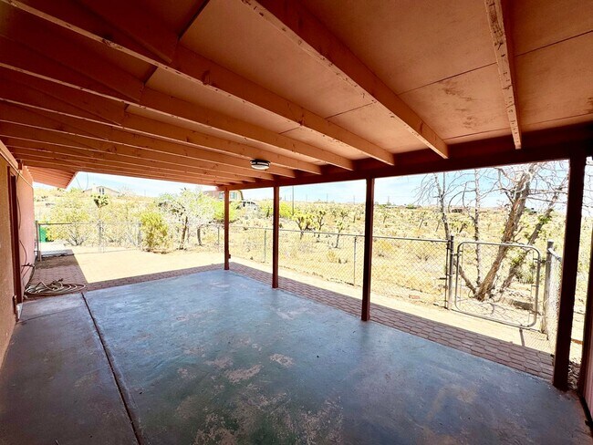 Building Photo - Come soon! 2 Bedroom home