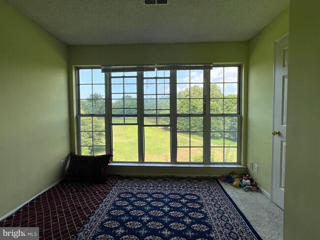 Building Photo - 12100 Greenway Ct