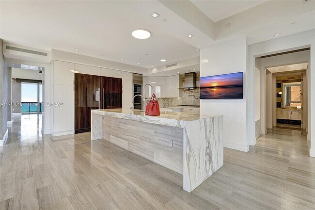 Building Photo - 17749 Collins Ave