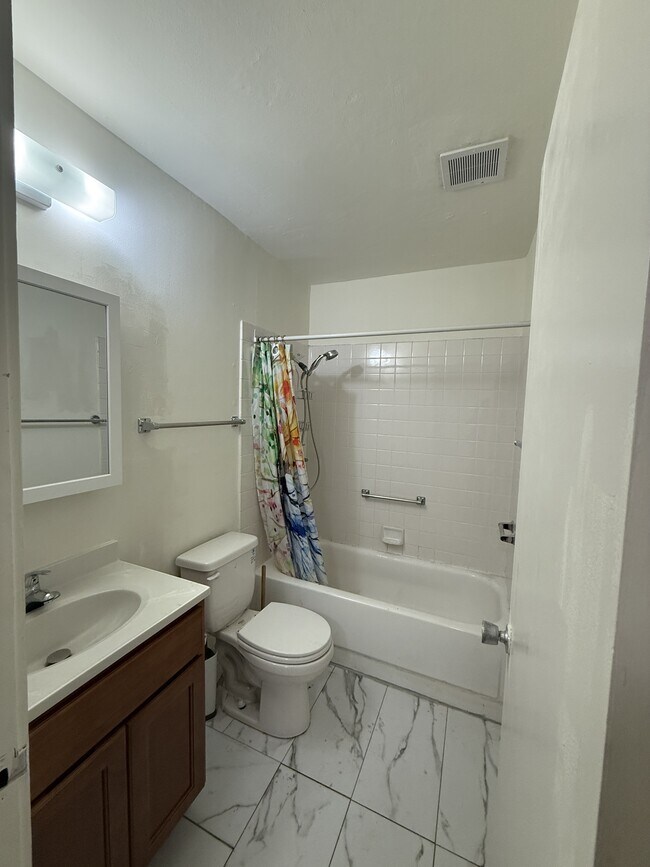 Building Photo - 2632 Warring St