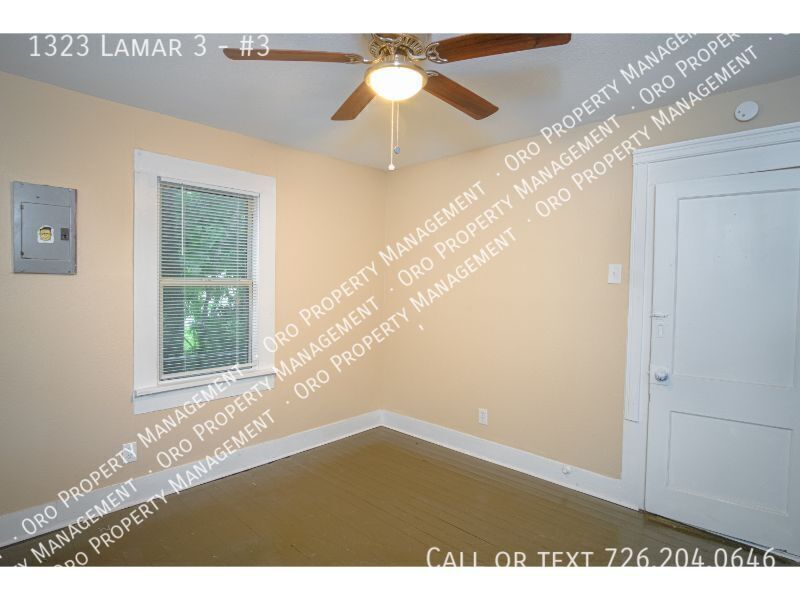 Building Photo - 1323 Lamar St