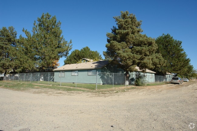 Building Photo - Ontario Villa