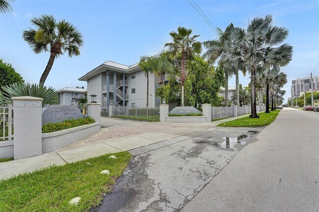 Building Photo - 7401 SW 82nd St
