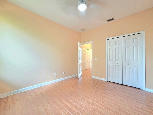 Building Photo - 337 Coral Beach Cir