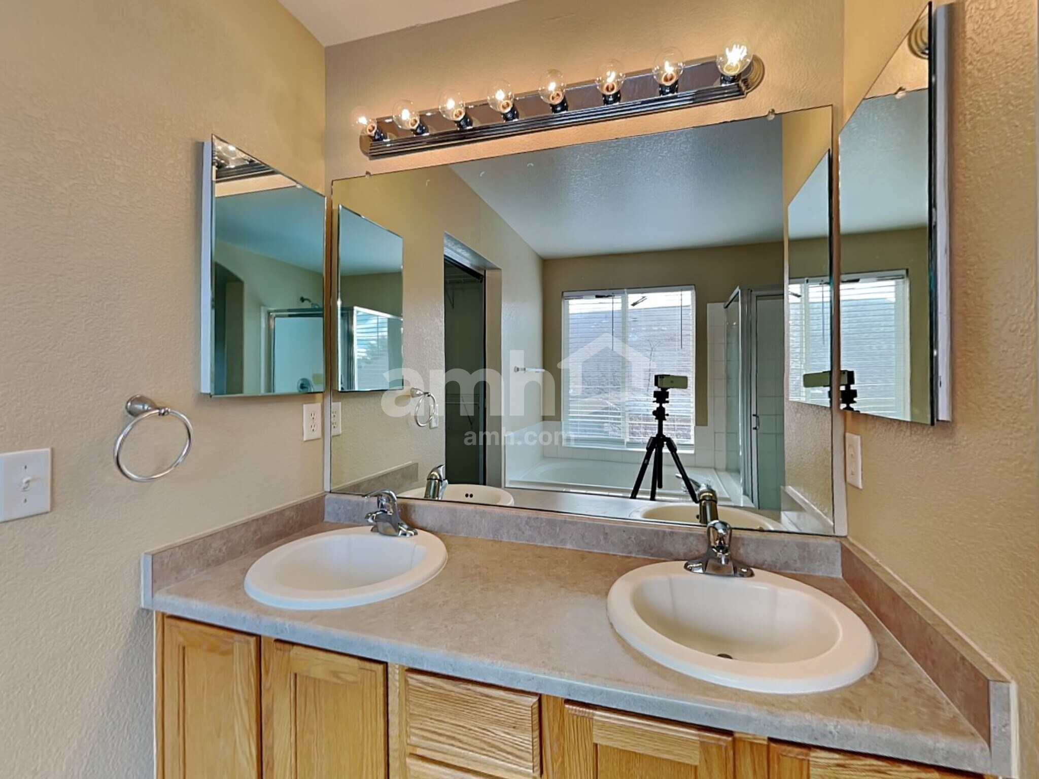 Building Photo - 6213 Westview Cir