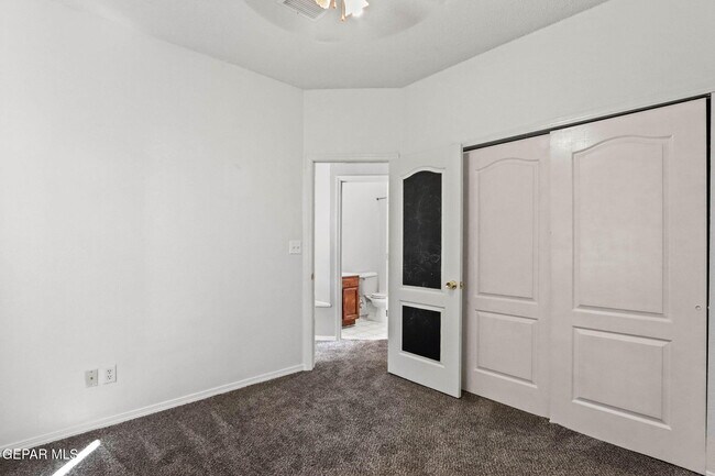 Building Photo - 2376 Joshua Louis Dr