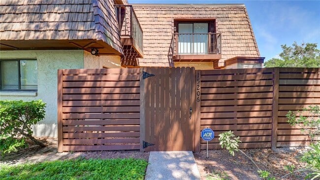 Building Photo - 15206 W Pond Woods Dr