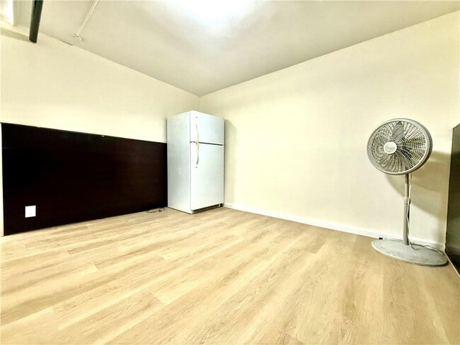 Building Photo - 8886 19th Ave