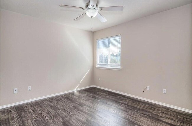 Building Photo - 106 Mertz Ln