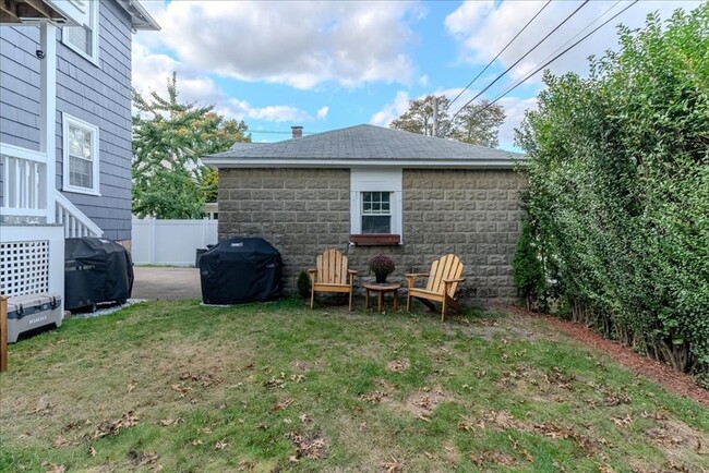 Building Photo - 135 Russett Rd