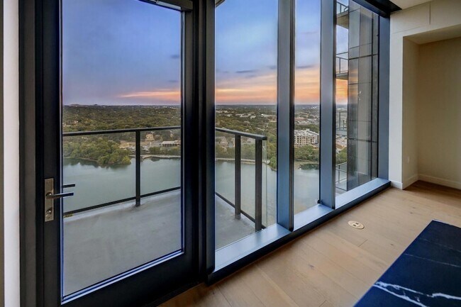 Building Photo - 44 East Ave