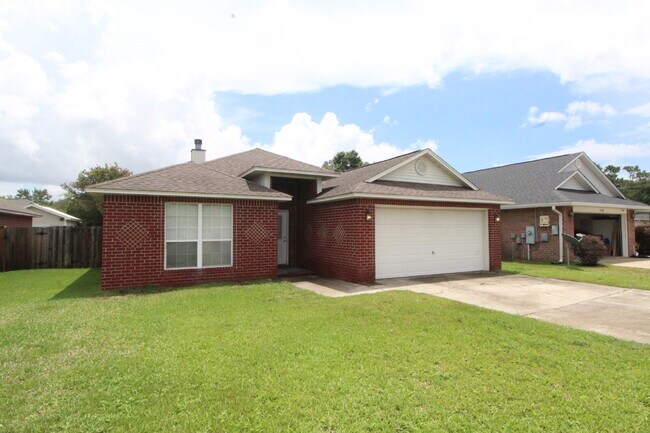 Building Photo - Spacious Southwest Pensacola Home with 2-Car Garage & Fenced Yard – ½ Off First Month’s Rent!