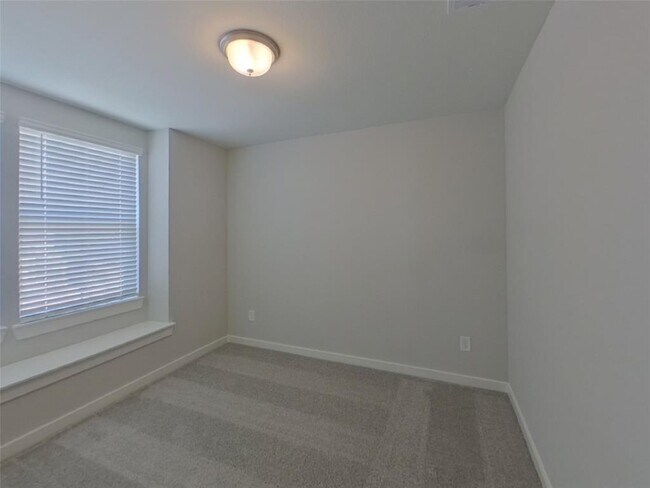 Building Photo - 9835 Willow Creek Commerce Dr