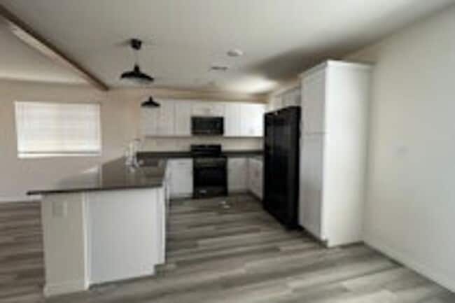 Building Photo - MUST SEE 3 Bedroom Home near Lone Mountain!