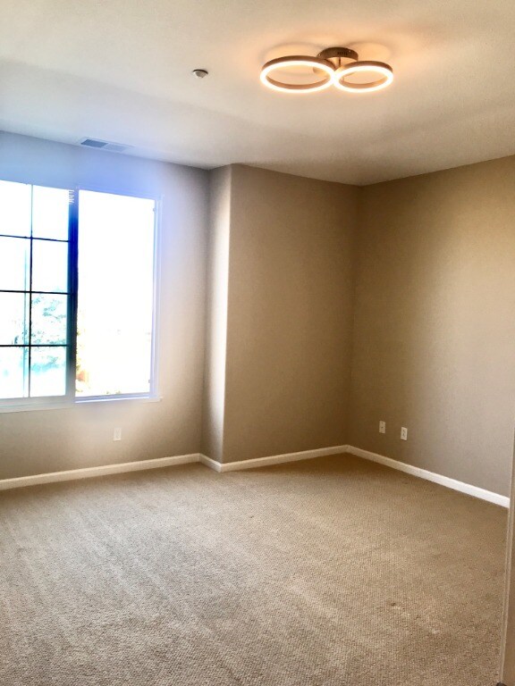 Building Photo - Lick Mill