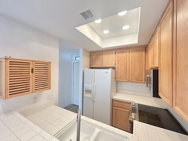 Building Photo - Beautiful 2BD/2BA W/ A/C, In-Unit Laundry, and Reserved Parking in Mission Valley!
