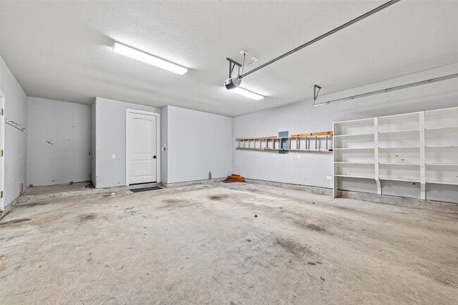 Building Photo - 4727 Lake Village Dr