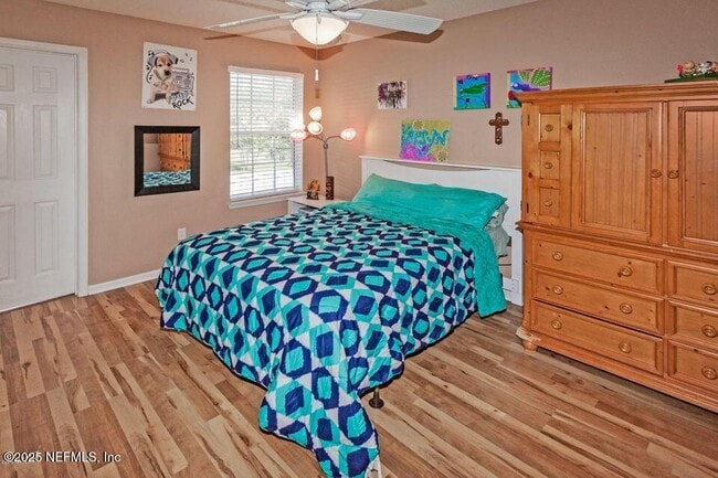 Building Photo - 215 Scrub Jay Dr