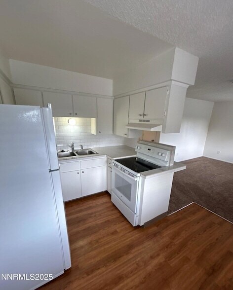 Building Photo - 901 Virbel Ln