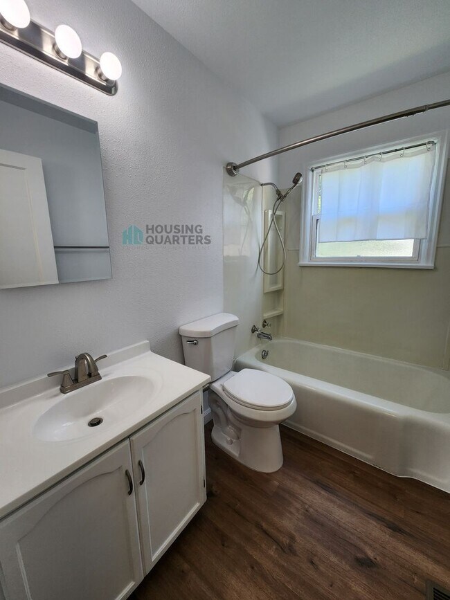 Building Photo - Come see if this is your next home! 2 bed, 1 bath, single-family home in Northwest Spokane!