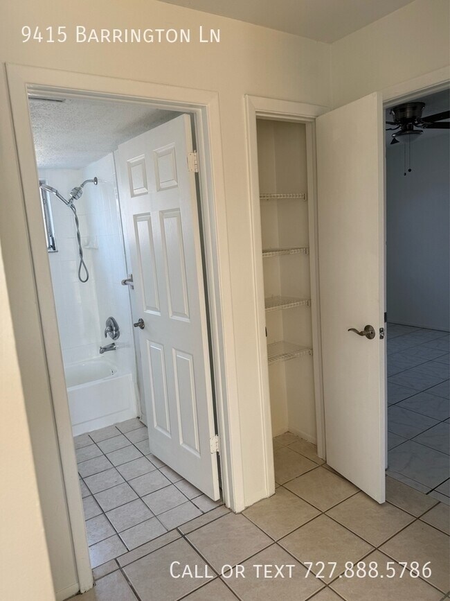 Building Photo - 9415 Barrington Ln