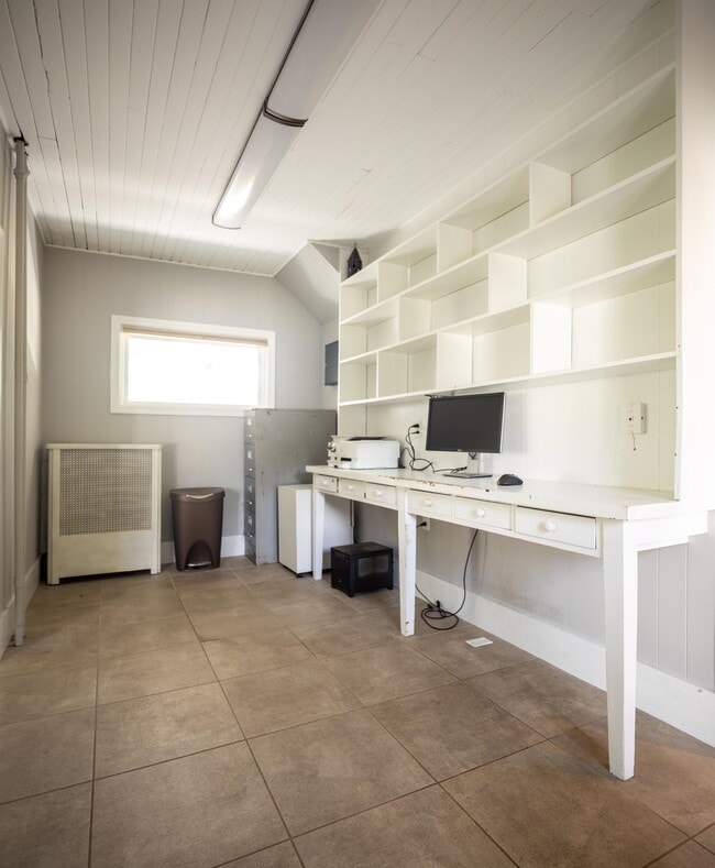 Building Photo - 37 Main Rd N